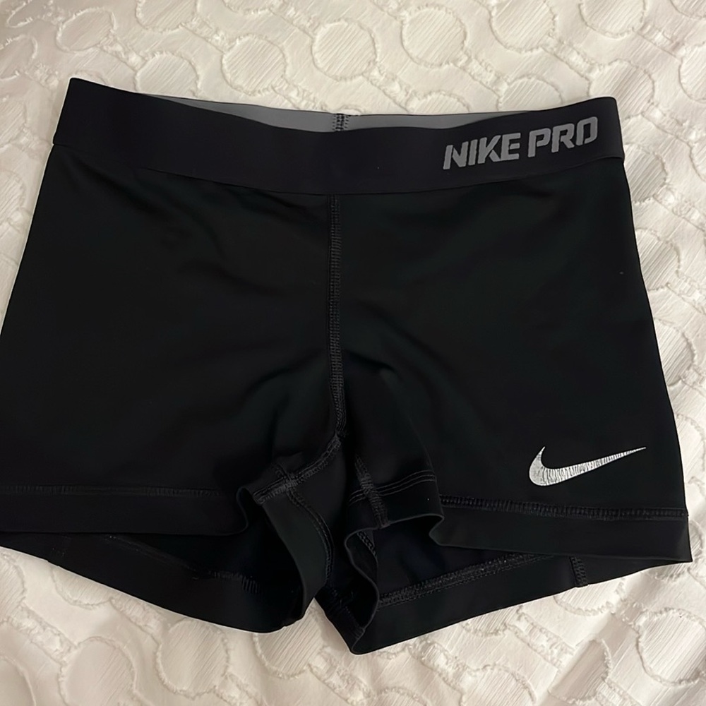Black Nike Pros